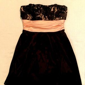 Strapless black satin Junior short dress